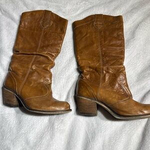 Mildly worn Steve Madden boots